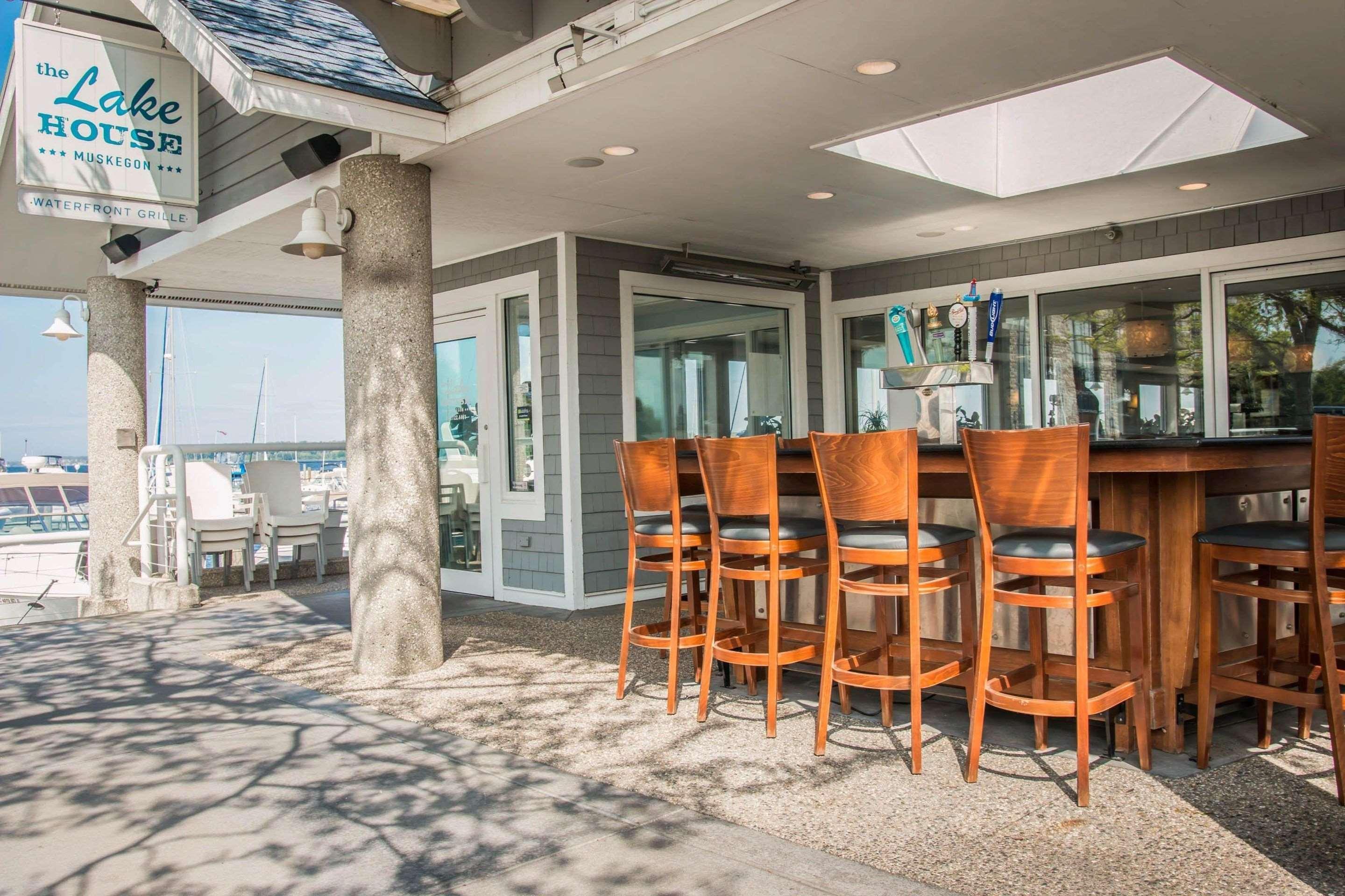 Shoreline Inn & Conference Center, Ascend Hotel Collection マスキーゴン エクステリア 写真