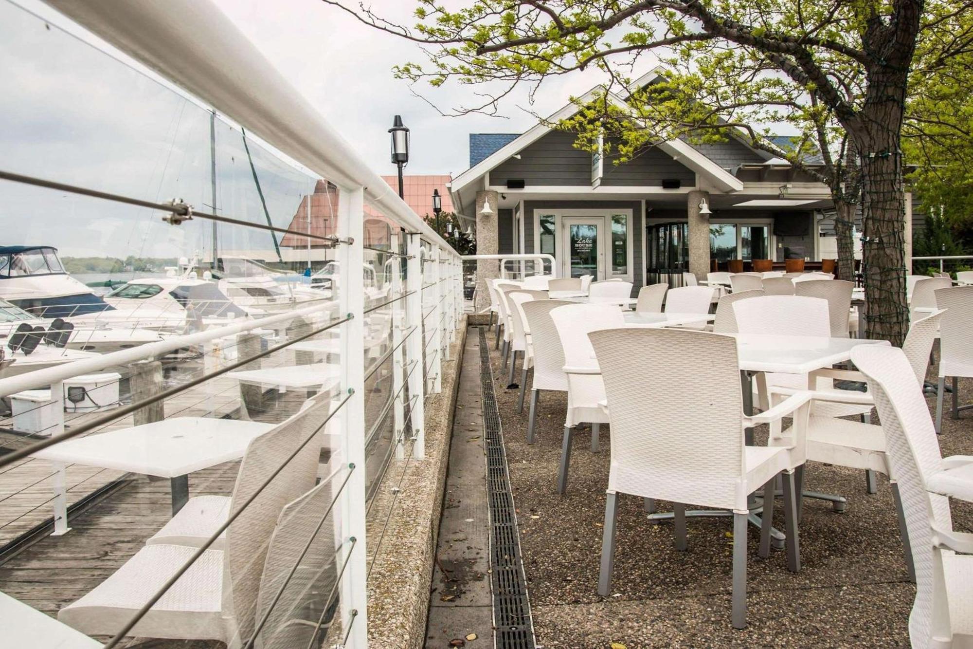 Shoreline Inn & Conference Center, Ascend Hotel Collection マスキーゴン エクステリア 写真