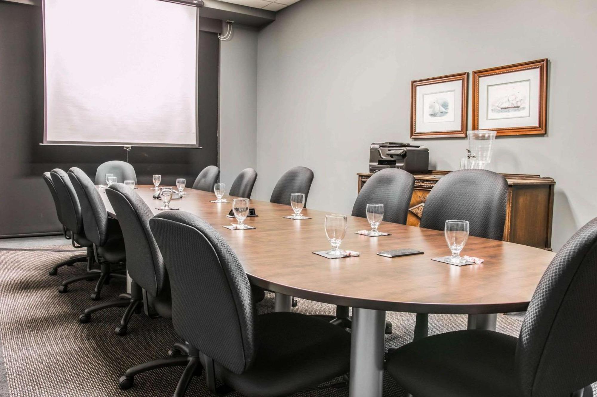 Shoreline Inn & Conference Center, Ascend Hotel Collection マスキーゴン エクステリア 写真