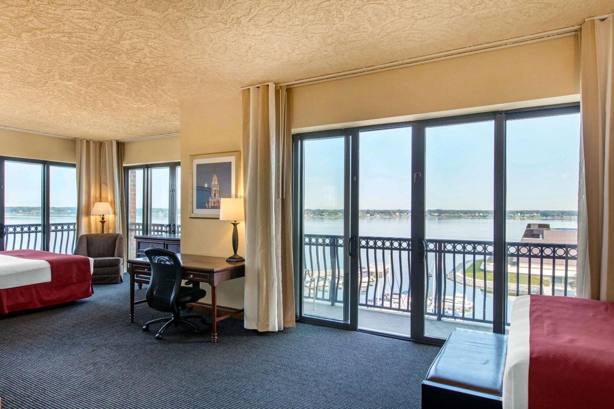 Shoreline Inn & Conference Center, Ascend Hotel Collection マスキーゴン エクステリア 写真