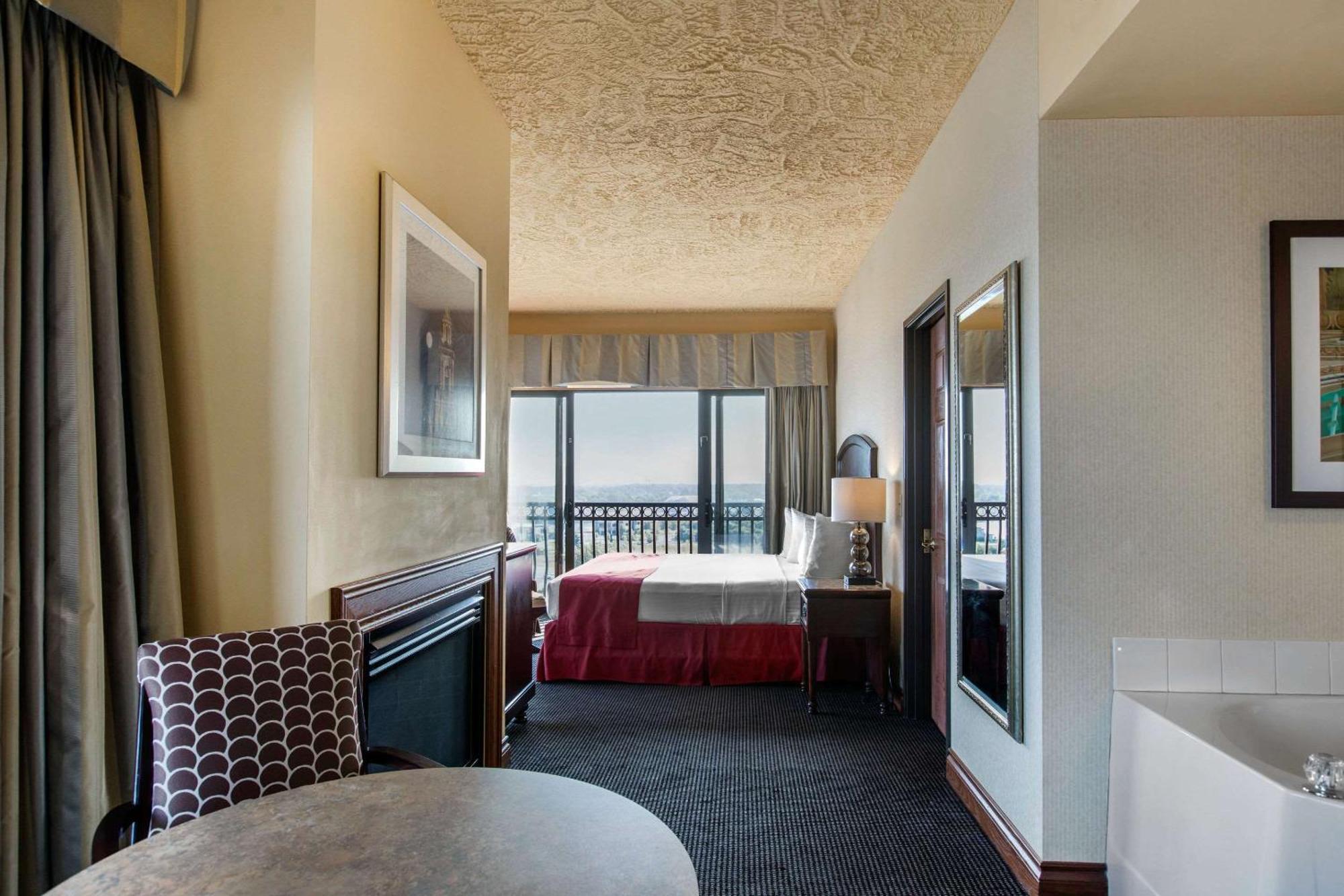 Shoreline Inn & Conference Center, Ascend Hotel Collection マスキーゴン エクステリア 写真