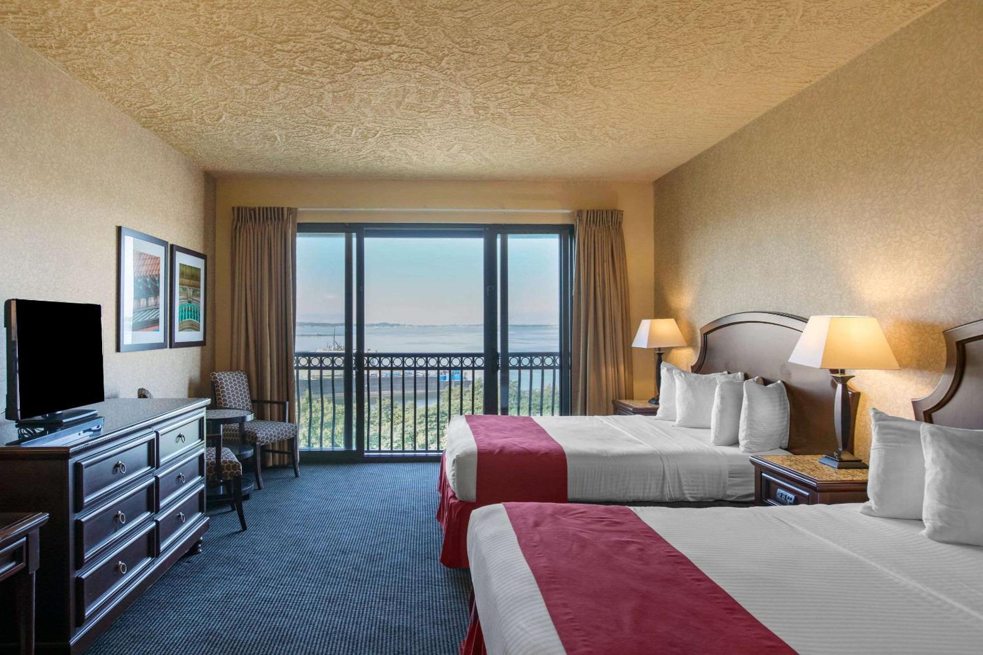 Shoreline Inn & Conference Center, Ascend Hotel Collection マスキーゴン エクステリア 写真