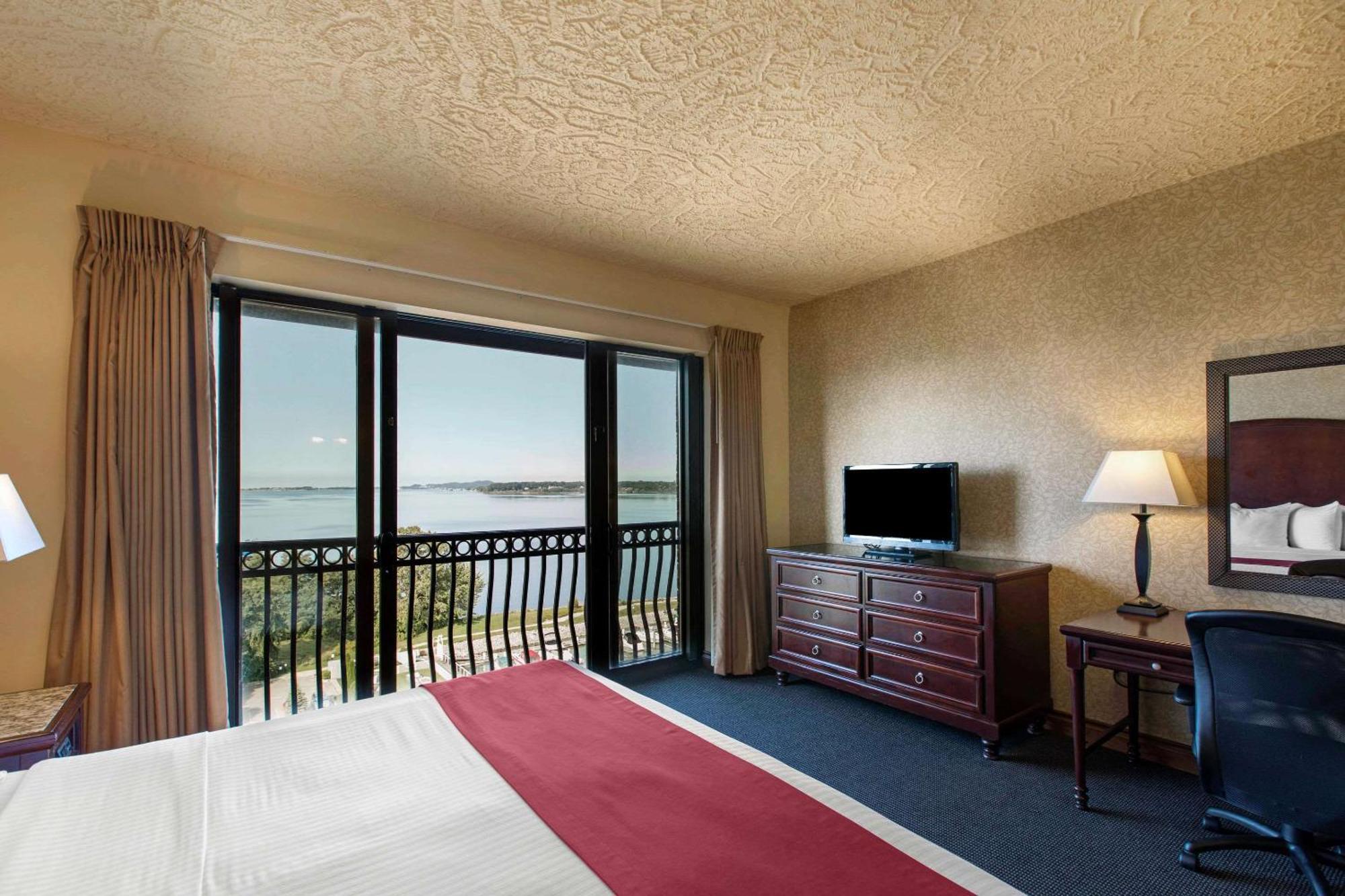 Shoreline Inn & Conference Center, Ascend Hotel Collection マスキーゴン エクステリア 写真
