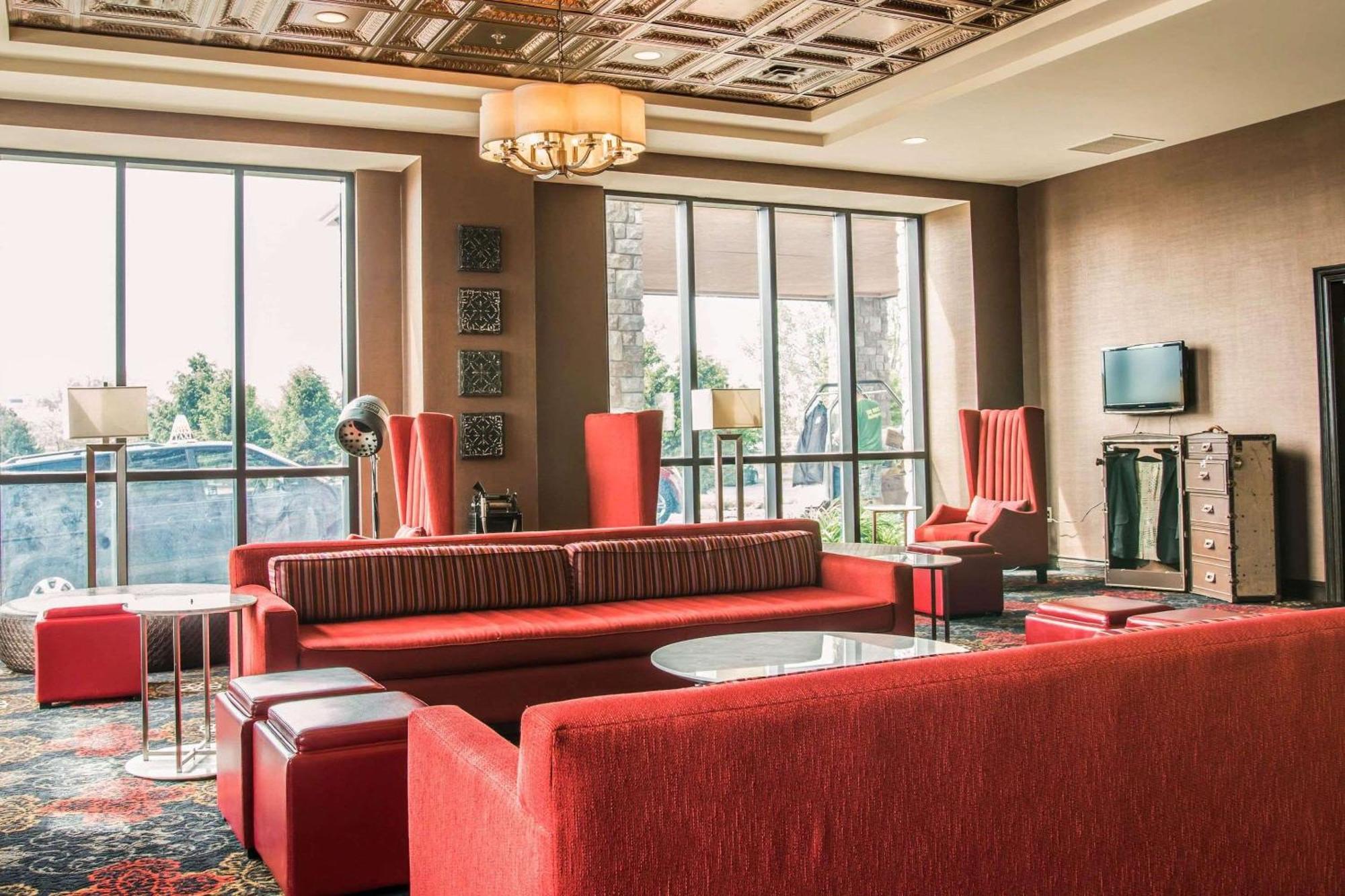 Shoreline Inn & Conference Center, Ascend Hotel Collection マスキーゴン エクステリア 写真