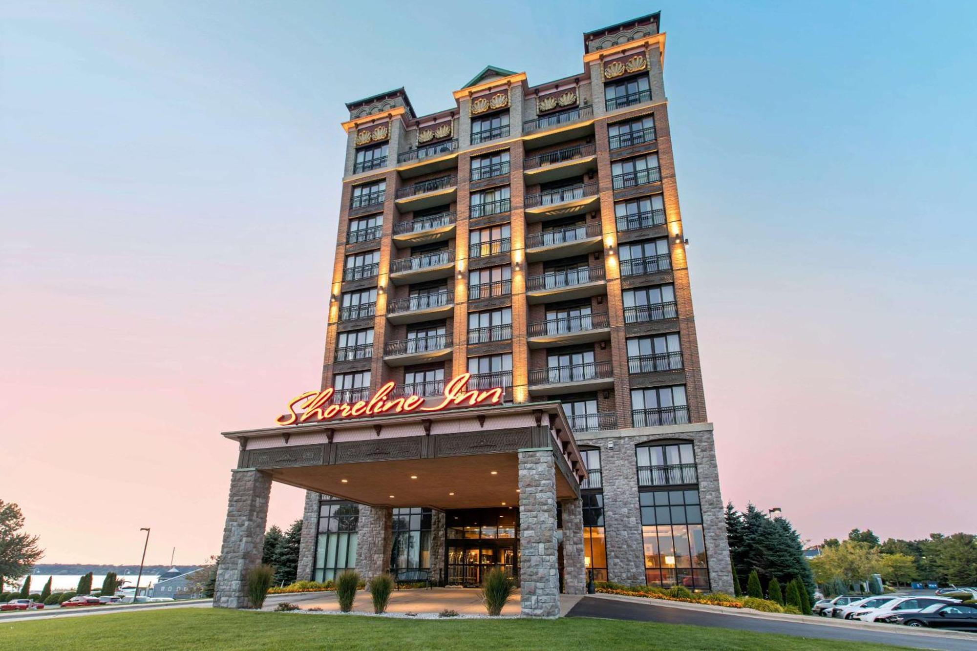 Shoreline Inn & Conference Center, Ascend Hotel Collection マスキーゴン エクステリア 写真