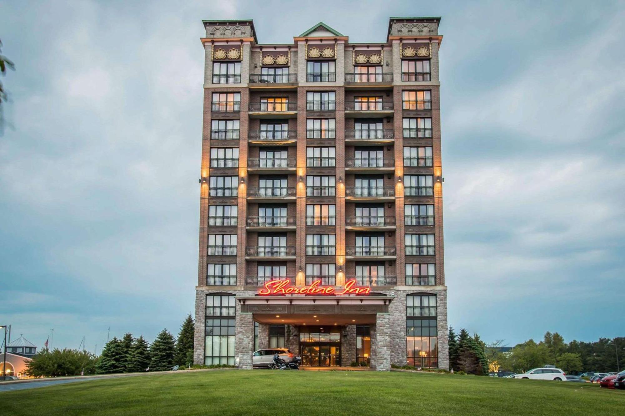 Shoreline Inn & Conference Center, Ascend Hotel Collection マスキーゴン エクステリア 写真