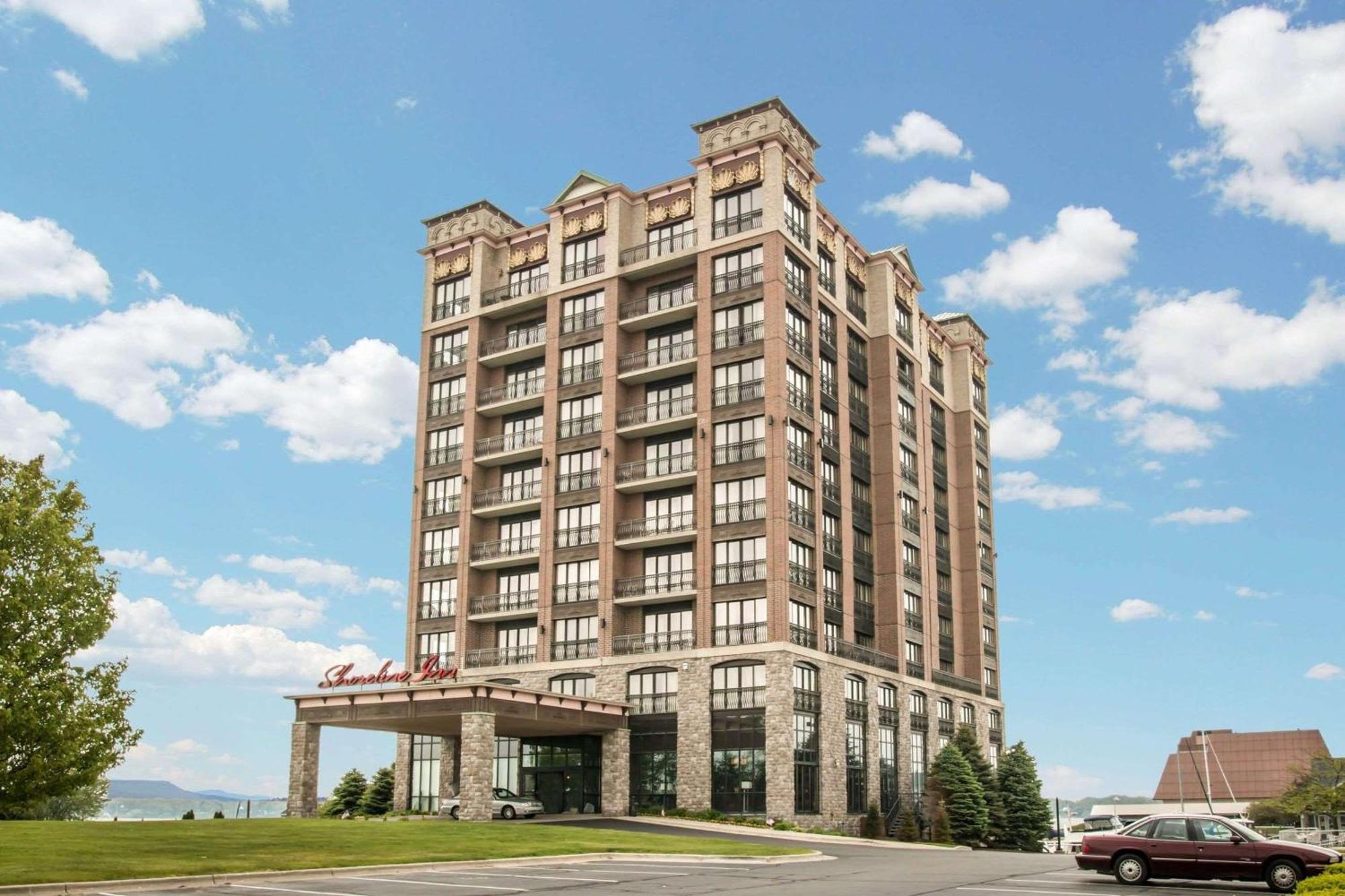 Shoreline Inn & Conference Center, Ascend Hotel Collection マスキーゴン エクステリア 写真