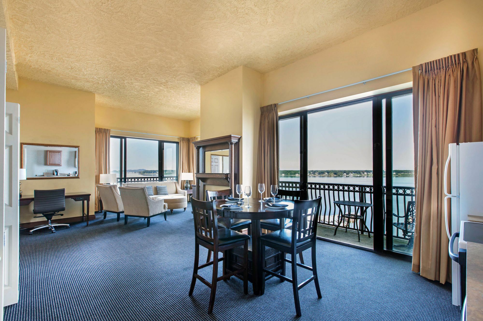 Shoreline Inn & Conference Center, Ascend Hotel Collection マスキーゴン エクステリア 写真